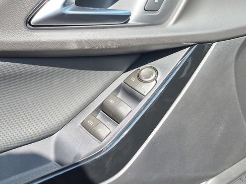New 2026 Chevrolet Equinox LT w/ Midnight Edition FWD image 8