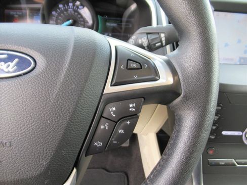 Used 2020 Ford Edge Titanium image 20