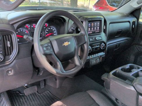 Used 2023 Chevrolet Silverado 1500 Custom AWD/4WD image 10