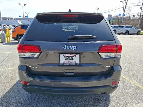 Certified 2021 Jeep Grand Cherokee Laredo image 50