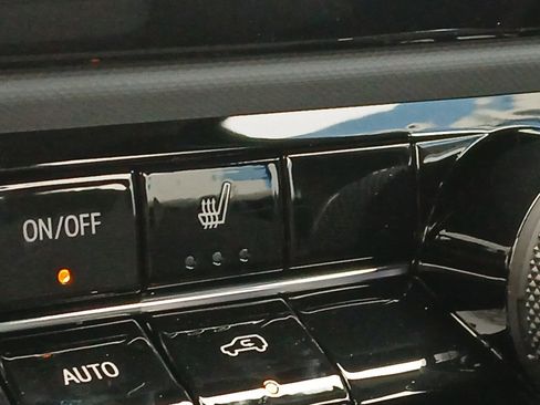 New 2027 Chevrolet Bolt LT w/ Comfort Package image 15