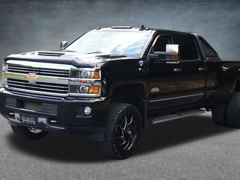 Used 2017 Chevrolet Silverado 3500 High Country w/ Duramax Plus Package AWD/4WD image 27