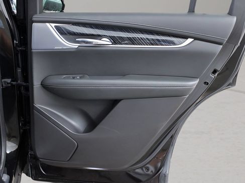 Used 2023 Cadillac XT6 Premium Luxury AWD/4WD image 15