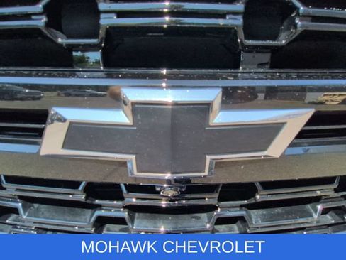 Used 2023 Chevrolet Suburban Z71 w/ Luxury Package AWD/4WD image 32