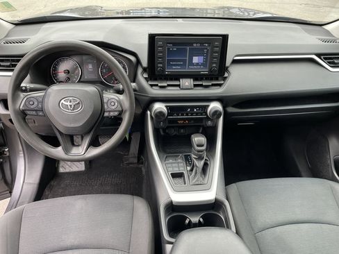 Used 2021 Toyota RAV4 LE image 15