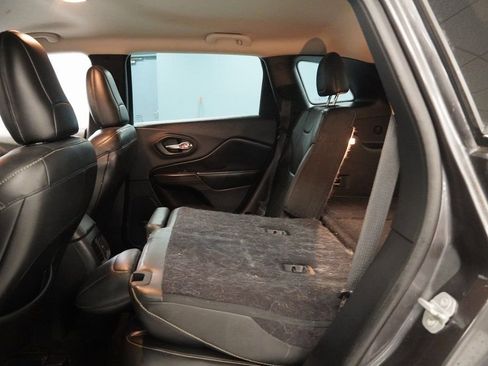 Used 2015 Jeep Cherokee Limited image 26