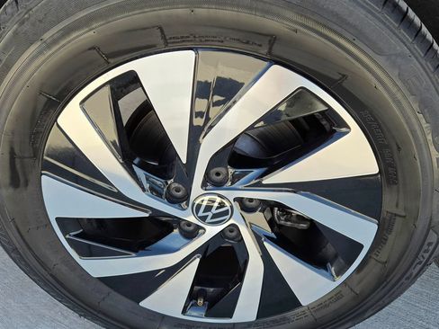 Certified 2026 Volkswagen Tiguan S FWD image 9