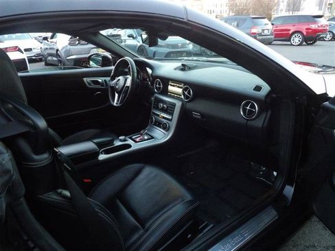 Used 2016 Mercedes-Benz SLK 300 image 9