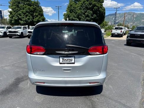 Used 2023 Chrysler Voyager LX FWD image 6