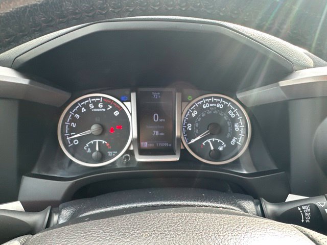 Used 2021 Toyota Tacoma SR5 AWD/4WD image 15