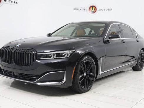 Used 2022 BMW 750i xDrive w/ Luxury Rear Seating Package image 5