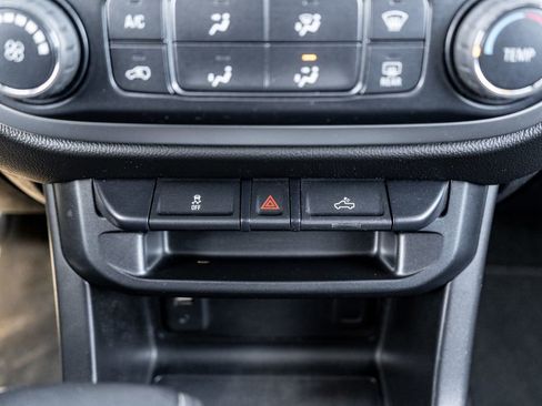 Used 2016 Chevrolet Colorado LT w/ LT Convenience Package image 26