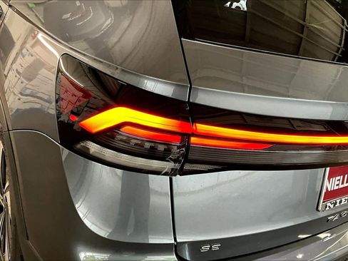 New 2026 Volkswagen Taos SE image 25