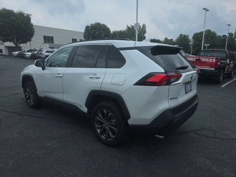 Used 2023 Toyota RAV4 XLE Premium AWD/4WD image 7