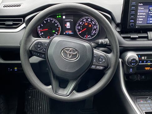 Used 2022 Toyota RAV4 XLE image 10