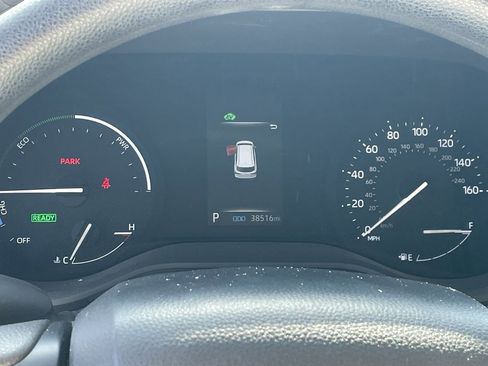 Used 2024 Toyota Sienna LE image 7