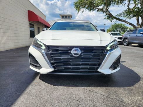 Used 2025 Nissan Altima 2.5 SV FWD image 7