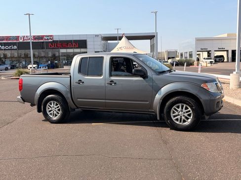 Used 2017 Nissan Frontier SV w/ SV Value Truck Package RWD image 8