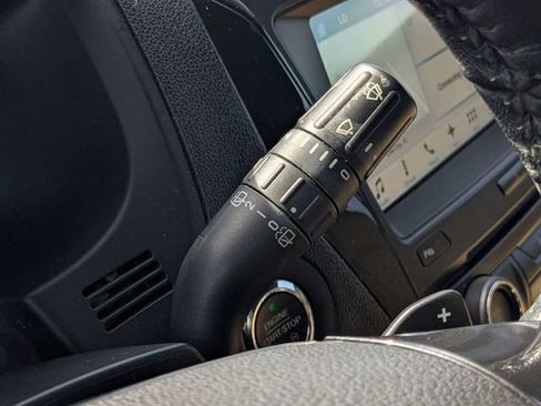 Used 2017 Ford Explorer XLT w/ Equipment Group 202A FWD image 25