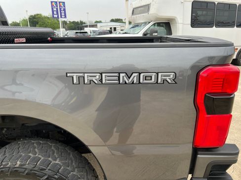 Used 2023 Ford F250 Lariat w/ Lariat Ultimate Package AWD/4WD image 26