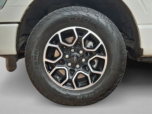 Used 2022 Ford F150 Lariat w/ Equipment Group 502A High AWD/4WD image 22