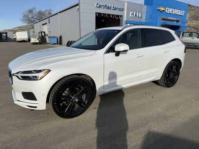 Used 2018 Volvo XC60 T5 Momentum w/ Vision Package