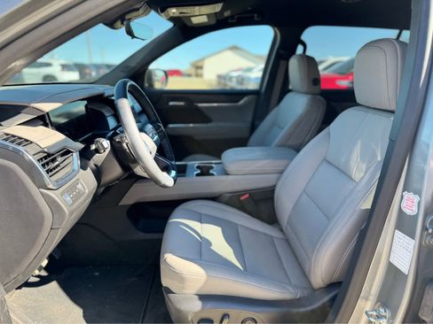 Used 2026 GMC Acadia Elevation w/ Elevation Premium Package image 10