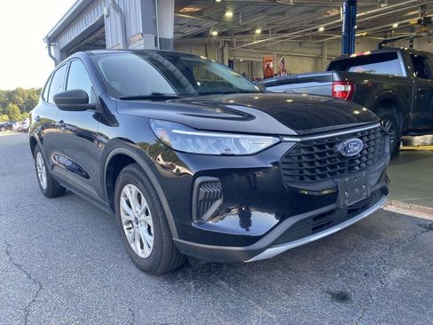 Used 2025 Ford Escape Active FWD image 1