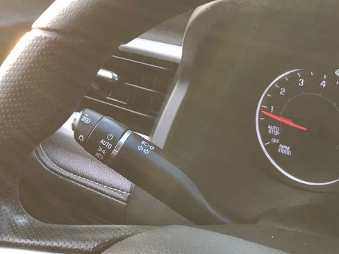 Used 2023 GMC Acadia SLE w/ Driver Convenience Package image 17