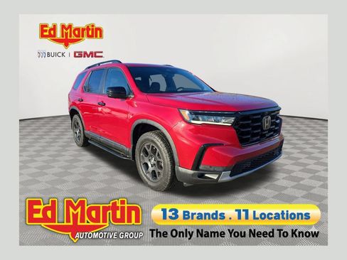 Used 2024 Honda Pilot TrailSport image 1