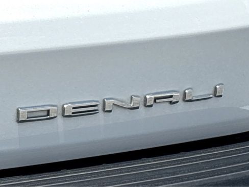 Used 2023 GMC Yukon Denali Ultimate AWD/4WD image 22