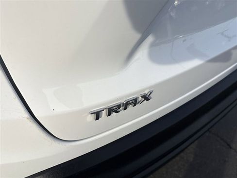 Used 2024 Chevrolet Trax LS image 29