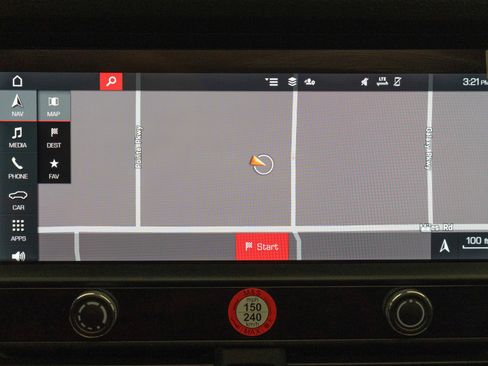 Used 2023 Porsche Macan image 17