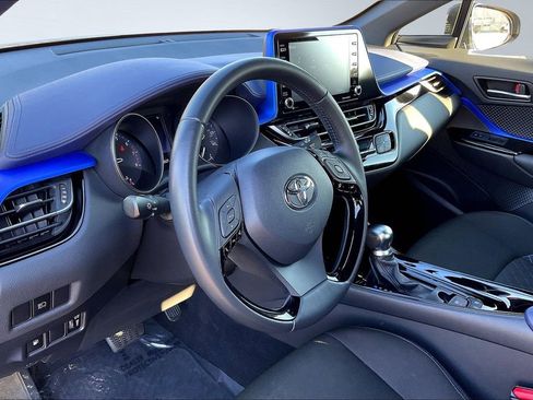 Used 2020 Toyota C-HR XLE FWD image 14