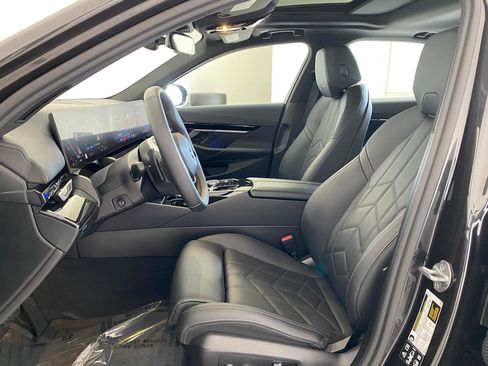 Certified 2024 BMW 530i xDrive w/ Premium Package image 4