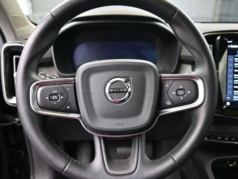 Certified 2025 Volvo XC40 B5 Core image 23
