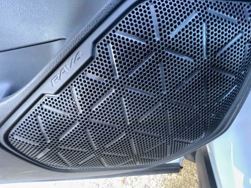 Used 2024 Toyota RAV4 SE image 23