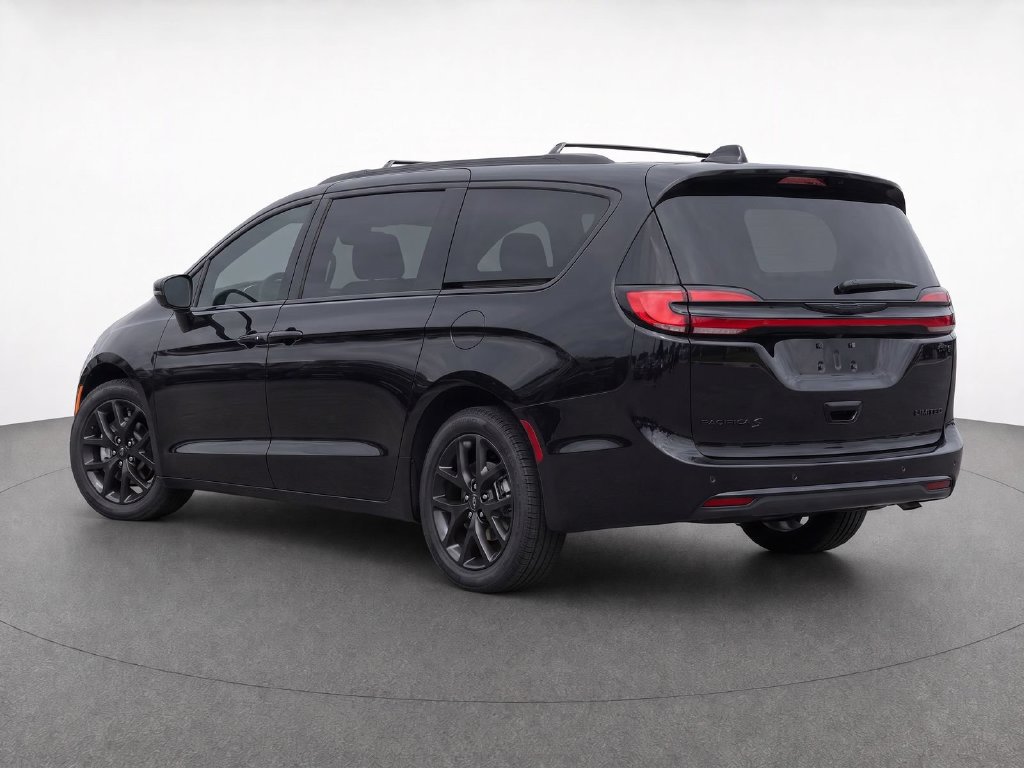 Used 2025 Chrysler Pacifica Limited FWD image 4
