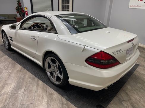 Used 2011 Mercedes-Benz SL 550 550 image 17