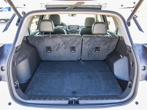 Certified 2023 GMC Terrain SLT image 13