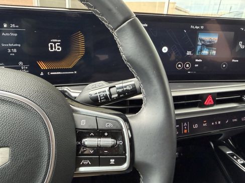 Used 2024 Kia Sorento S image 29