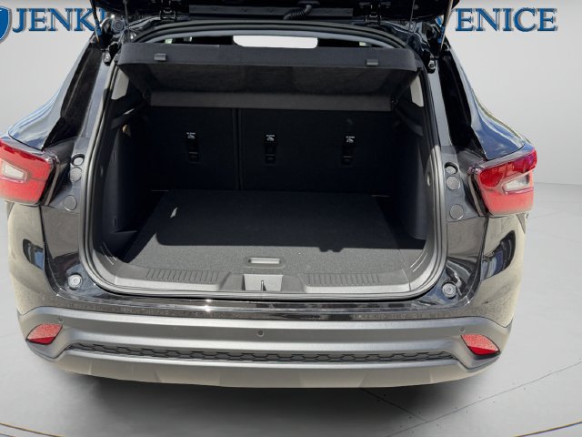 New 2026 Chevrolet Trax LT w/ Sunroof Package FWD image 15