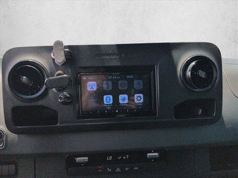 Used 2020 Mercedes-Benz Sprinter 2500 image 14