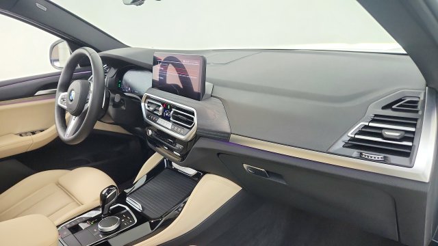 Used 2025 BMW X4 xDrive30i AWD/4WD image 37