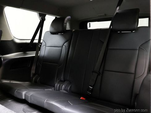 Used 2020 Chevrolet Suburban LT AWD/4WD image 12