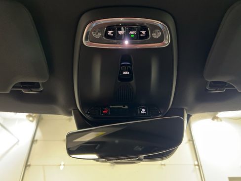 Used 2016 Volvo XC90 T6 Momentum w/ Momentum Plus Package image 22