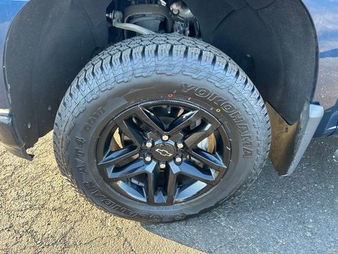 Used 2020 Chevrolet Silverado 1500 Custom Trail Boss w/ Custom Convenience Package image 9