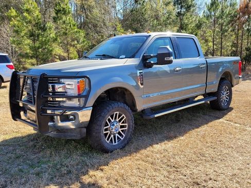 Used 2019 Ford F250 Lariat w/ Lariat Ultimate Package AWD/4WD image 5