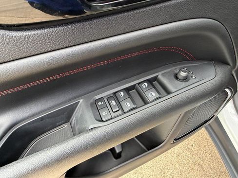 Used 2025 Jeep Compass Trailhawk AWD/4WD image 24