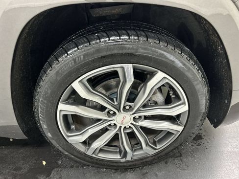 Used 2019 GMC Terrain Denali w/ Advanced Safety Package AWD/4WD image 8